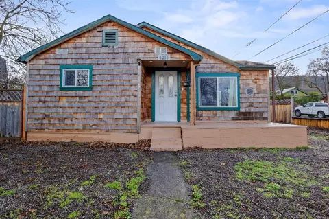 250 Garfield St, Ashland, OR 97520