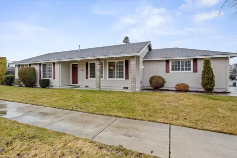 730 Nobility Dr, Medford, OR 97501