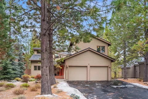 57687 Red Cedar Ln #57, Sunriver, OR 97707