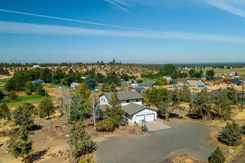 3821 NW Xavier Ave, Redmond, OR 97756