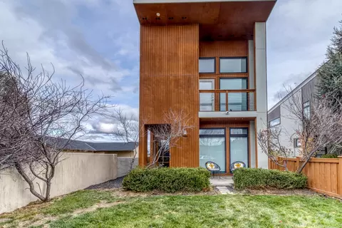 61284 SW Blakely Rd, Bend, OR 97702