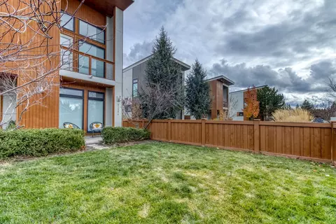 61284 SW Blakely Rd, Bend, OR 97702 photo 3