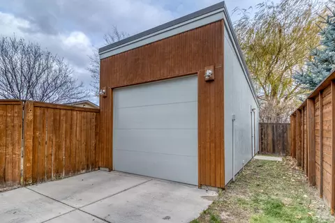 61284 SW Blakely Rd, Bend, OR 97702 photo 4