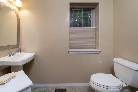 Bath - 3492 NW Braid Dr, Bend, OR 97703 photo 5 of 5