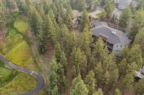 View/Area - 3492 NW Braid Dr, Bend, OR 97703 photo 2 of 6