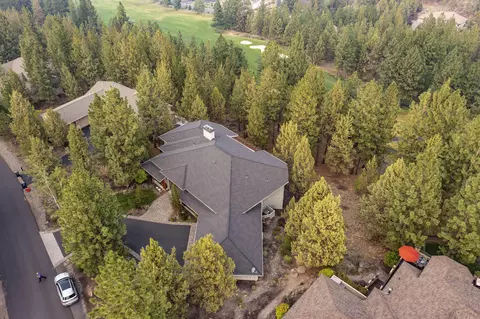 View/Area - 3492 NW Braid Dr, Bend, OR 97703 photo 4 of 6