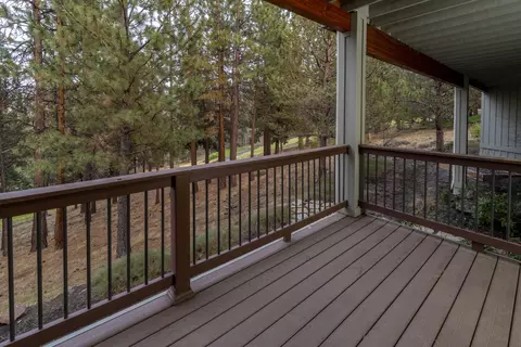 Exterior - 3492 NW Braid Dr, Bend, OR 97703 photo 7 of 11