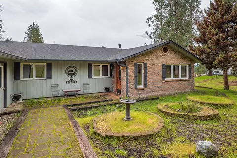 10049 Evans Creek Rd, Rogue River, OR 97537 photo 3