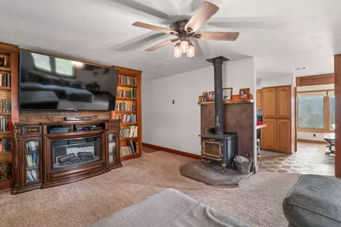 10049 Evans Creek Rd, Rogue River, OR 97537 photo 9