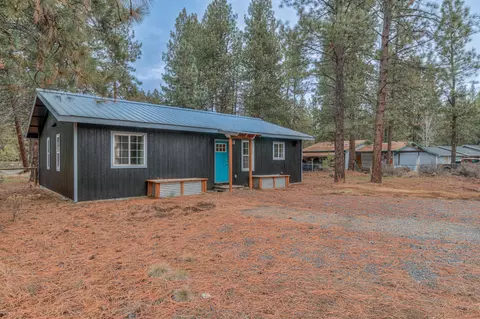 60061 Navajo Rd, Bend, OR 97702