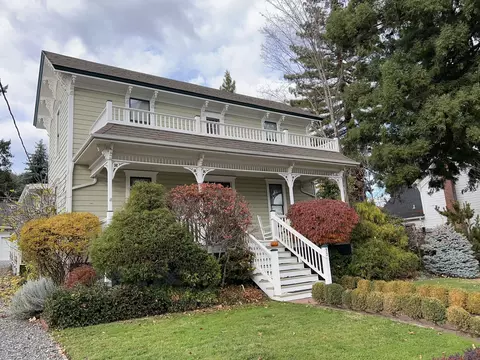 73 Granite St, Ashland, OR 97520
