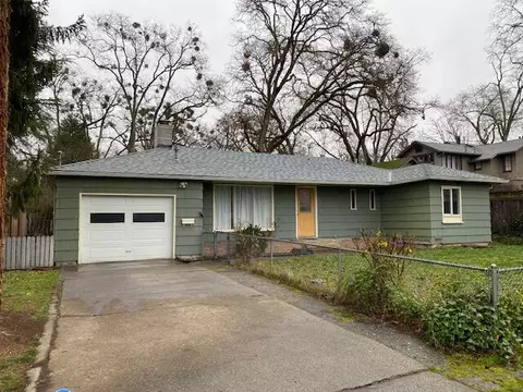 923 Park Ave, Medford, OR 97501