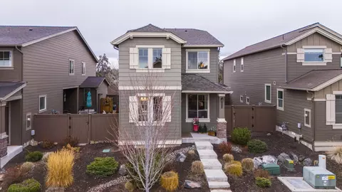 2860 SW Yew Park Ln, Redmond, OR 97756