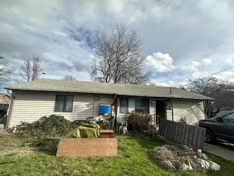 2690 Howard Ave, Medford, OR 97501