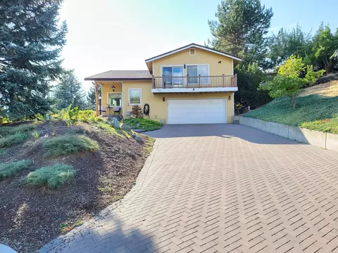 132 Eulalona Ct, Klamath Falls, OR 97601
