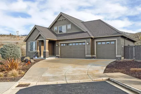 150 Sorrento Ln, Medford, OR 97504