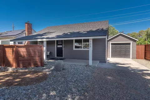 705 NW 5th St, Prineville, OR 97754