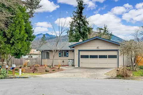 113 Christi Ct, Phoenix, OR 97535