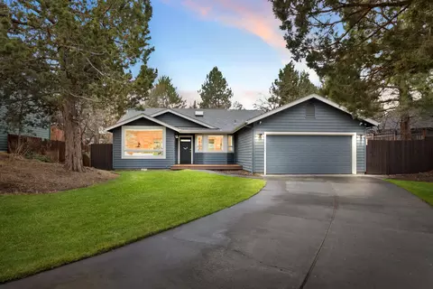 1105 SE Shadowood Dr, Bend, OR 97702