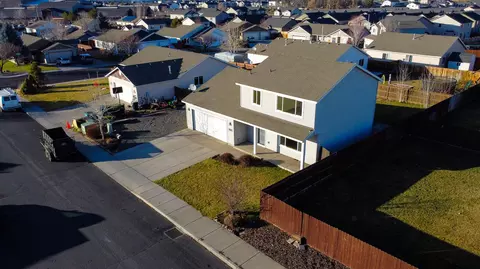 861 NW Teak Ave, Redmond, OR 97756