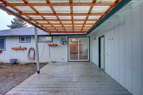 528 Jeanette Ave, Medford, OR 97501