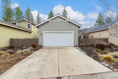 Exterior - 19424 Blue Lake Loop, Bend, OR 97702 photo 5 of 9