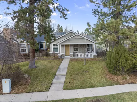 Exterior - 19424 Blue Lake Loop, Bend, OR 97702 photo 7 of 9