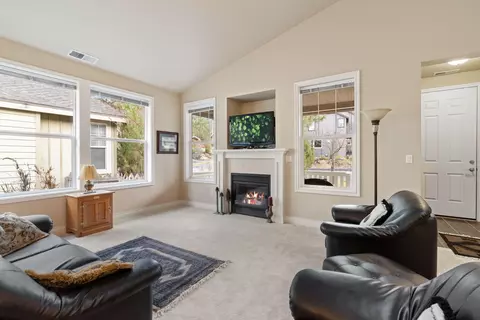 Living - 19424 Blue Lake Loop, Bend, OR 97702 photo 2 of 6