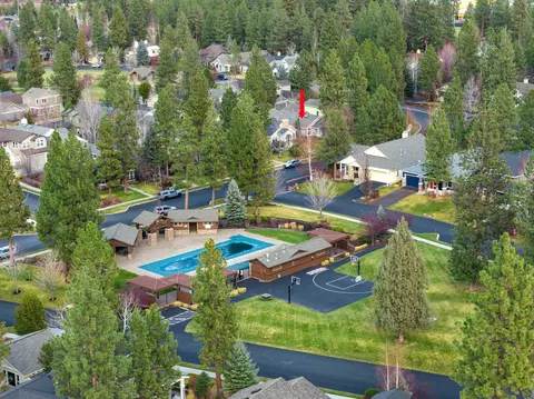 View/Area - 19424 Blue Lake Loop, Bend, OR 97702 photo 3 of 4