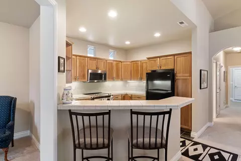 Kitchen - 19424 Blue Lake Loop, Bend, OR 97702 photo 5 of 5