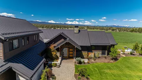 18619 Couch Market Rd, Bend, OR 97701