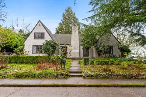 556 23rd St NE, Salem, OR 97301