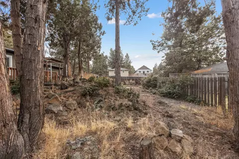 566 SE Roosevelt Ave, Bend, OR 97702 photo 11