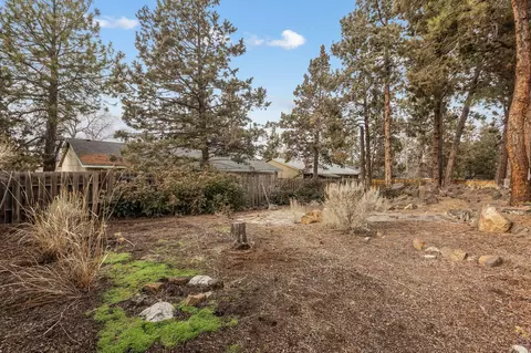 566 SE Roosevelt Ave, Bend, OR 97702 photo 8