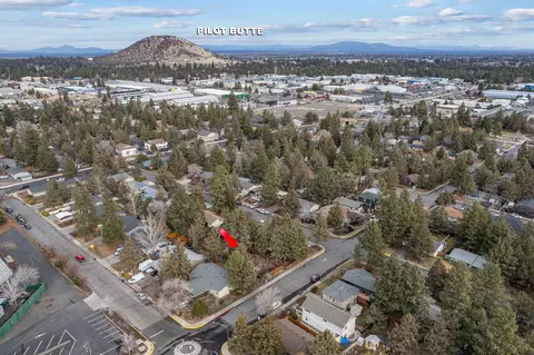 566 SE Roosevelt Ave, Bend, OR 97702 photo 4