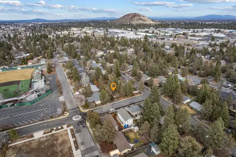 566 SE Roosevelt Ave, Bend, OR 97702 photo 5