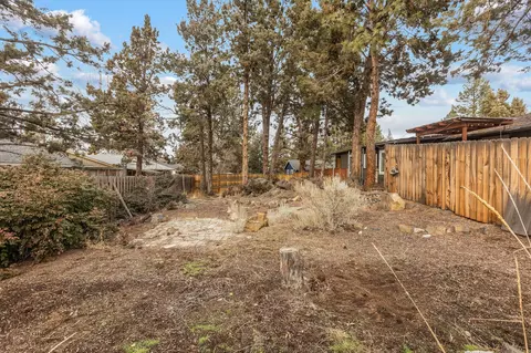 566 SE Roosevelt Ave, Bend, OR 97702 photo 7