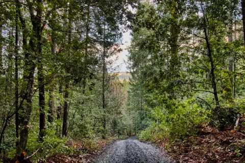 6181 Takilma Rd, Cave Junction, OR 97523