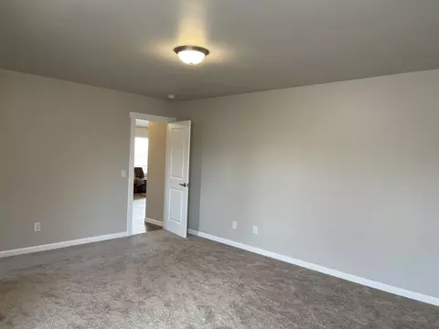 Bedroom - 555 Scenic Loop, Culver, OR 97734 photo 3 of 4