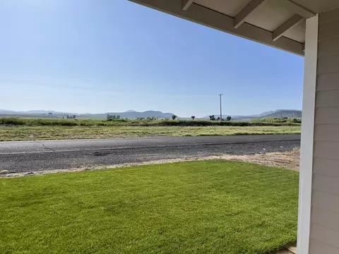 Exterior - 555 Scenic Loop, Culver, OR 97734 photo 6 of 7