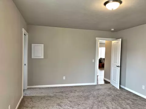 Bedroom - 555 Scenic Loop, Culver, OR 97734 photo 1 of 4