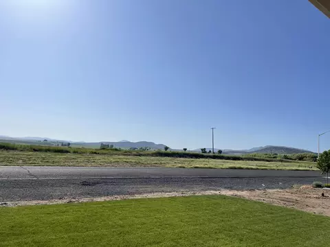 Exterior - 555 Scenic Loop, Culver, OR 97734 photo 5 of 7