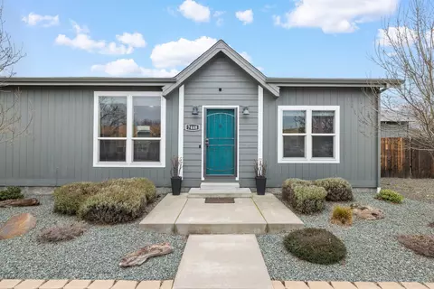 7448 Gladstone Ave, White City, OR 97503