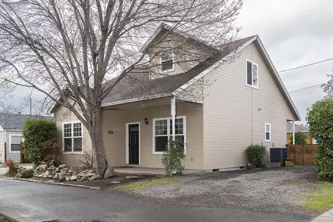 3067 Merriman Rd, Medford, OR 97501