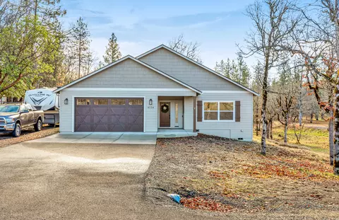 6534 Rogue River Dr, Shady Cove, OR 97539