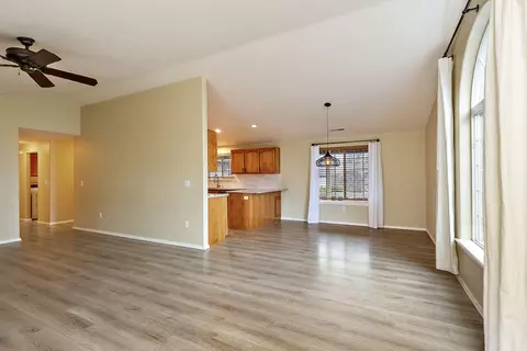 101 C Ct, Phoenix, OR 97535 photo 9