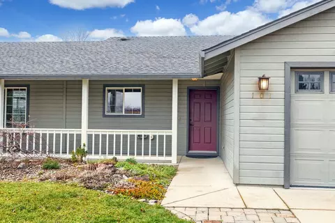 101 C Ct, Phoenix, OR 97535 photo 2