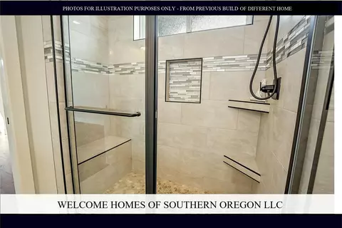 Bath - 1409 River Run St, Central Point, OR 97502 photo 5 of 8