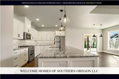 Kitchen - 1409 River Run St, Central Point, OR 97502 photo 4 of 6