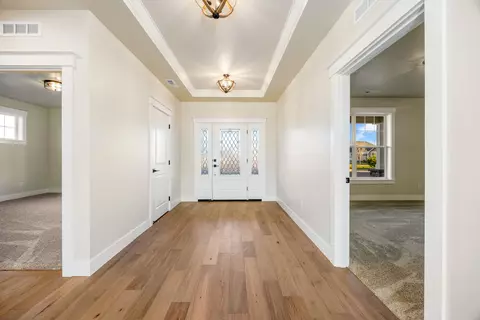 Entry Way - 1409 River Run St, Central Point, OR 97502 photo 2 of 2